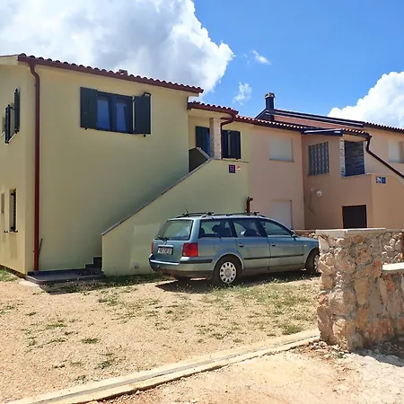 Adria With Seaview سيلين