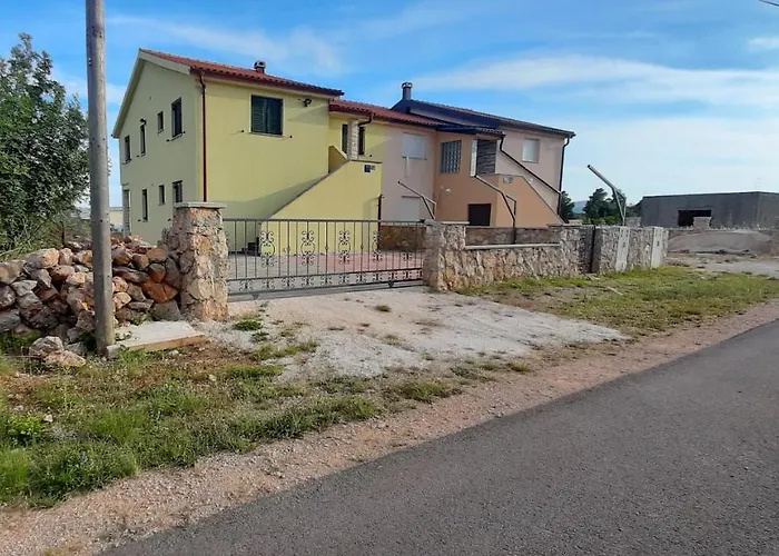 Adria With Seaview Appartement